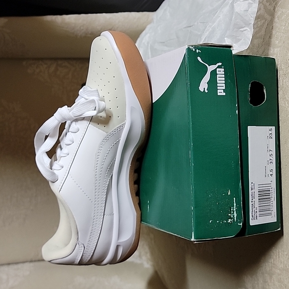 Woman's pumas - Picture 2 of 4